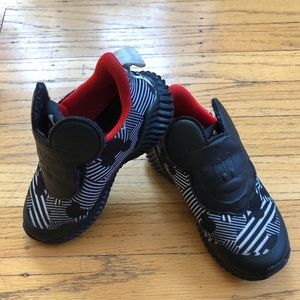 EUC Adidas Mickey Mouse - Size 9